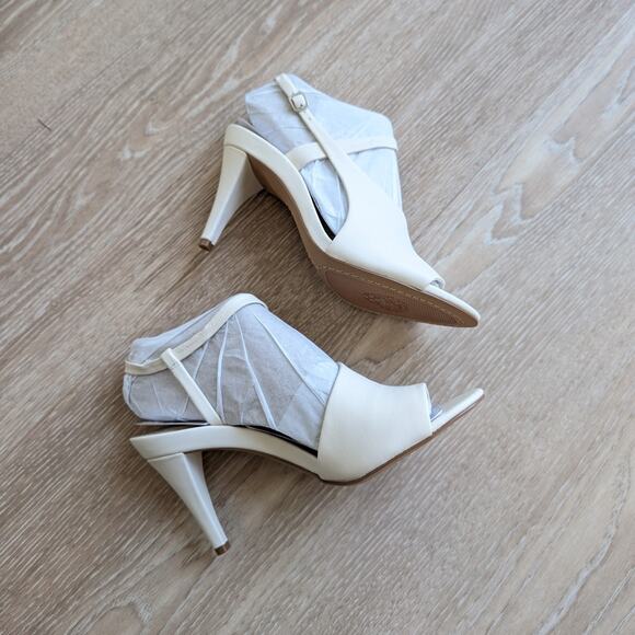 NWT Vince Camuto Razanya Creamy Baby Sheep High Heel Sandals, size 7.5M - Picture 3 of 6